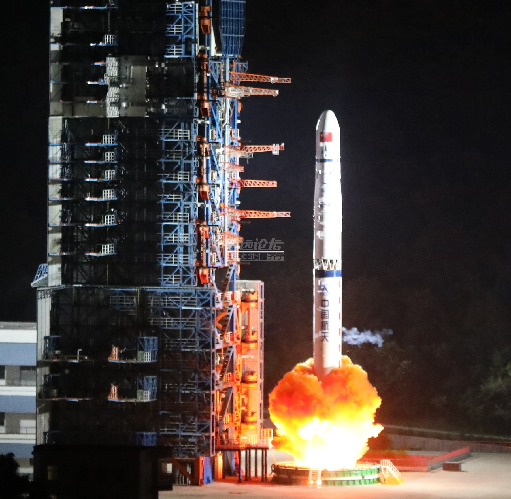 西昌发射中继卫星02.jpg