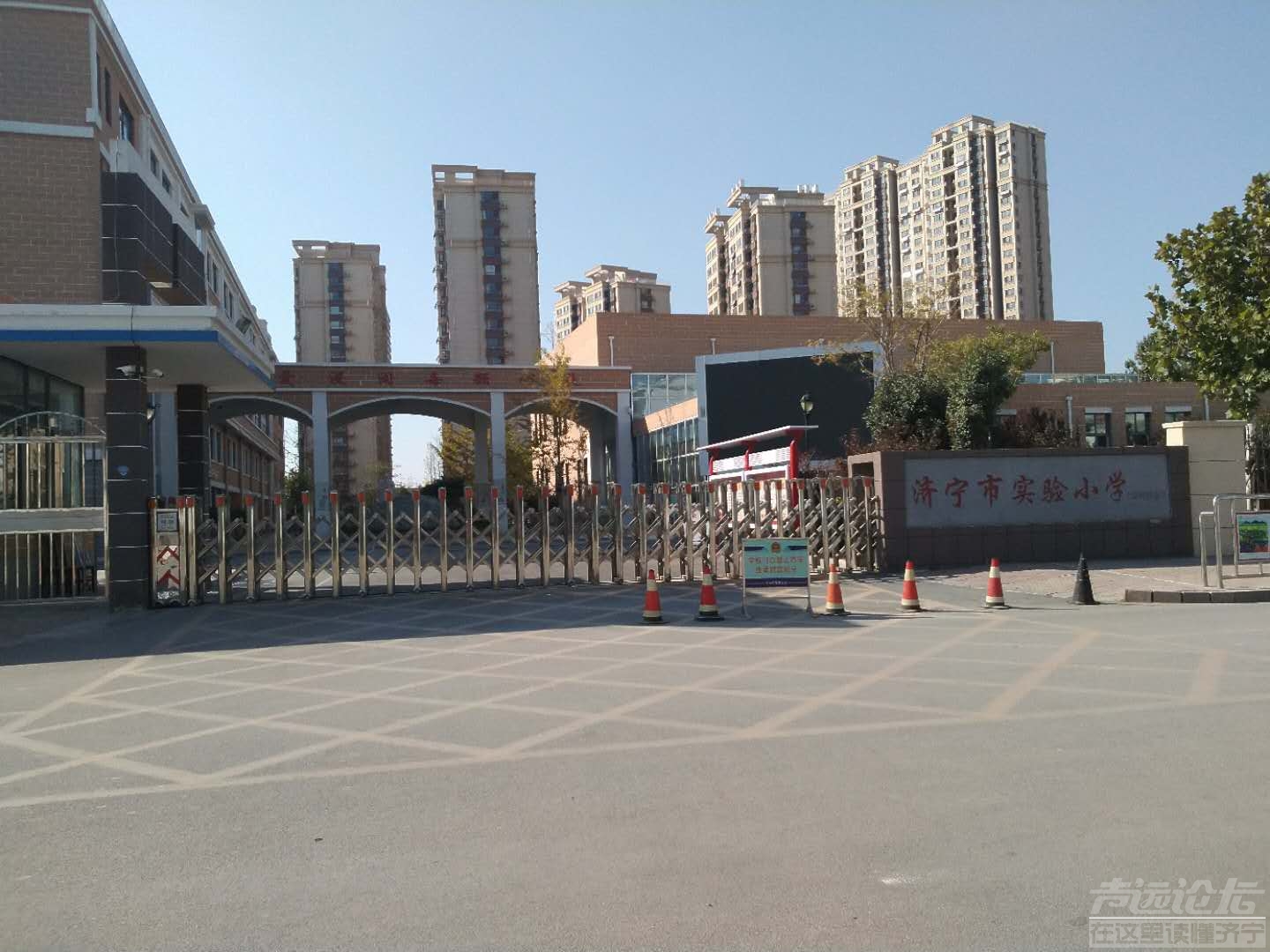 实验小学.jpg