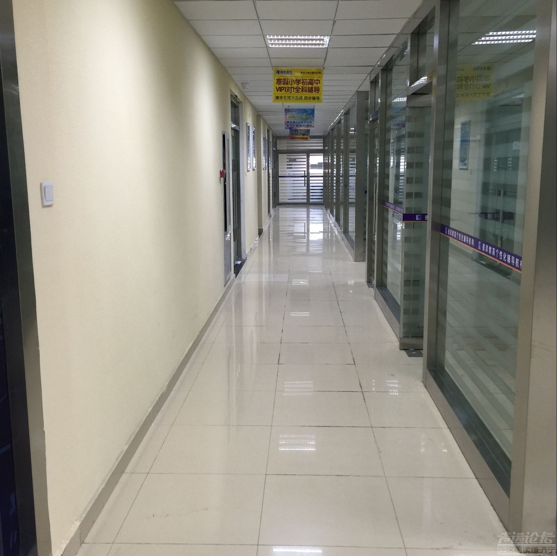 一楼教师走廊.jpg