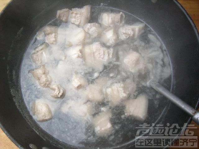 家庭红烧肉的简单做法 想要红烧肉颜色红亮味道香，这2步要牢记，否则怎么做都不会好吃-2.jpg