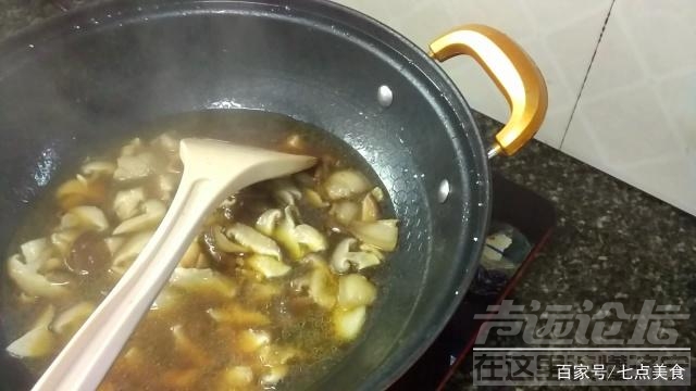 香辣香菇酱的做法 香菇怎么做才好吃，学会这种做法，香辣劲道入味，今晚多吃3碗饭-6.jpg