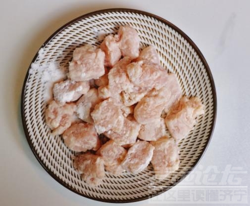 鸡肉炖多久才会烂 鸡肉怎么做才会更好吃？多加入一样食材，做法简单，味道鲜美-4.jpg