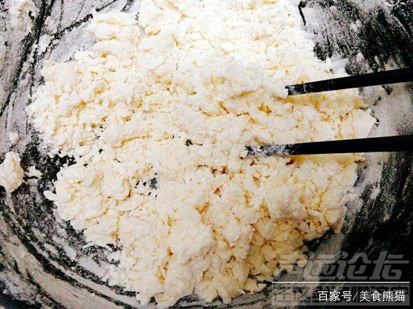 肉香浓郁年味 教你做外酥里嫩、肉香浓郁的烫面千层葱香肉饼，好吃又简单！-7.jpg