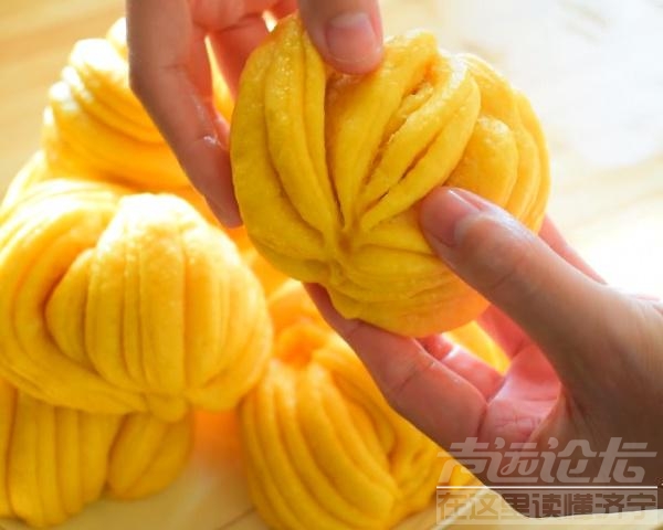 花卷怎么做才松软蓬松 用这个蔬菜做出来的花卷，蓬松柔软又好吃，小孩子们都爱吃-1.jpg