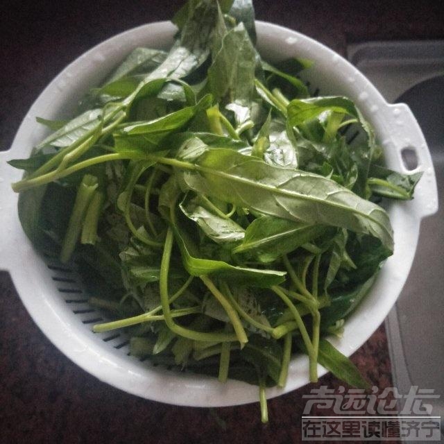 拌空心菜 拌空心菜，这样做好吃不上火，方法1分钟就能学会-2.jpg