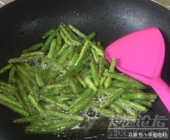 干煸豆角 做干煸豆角，别傻傻直接下锅，多加这一步，豆角脆爽下饭比肉好吃-3.jpg