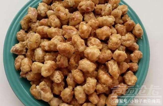 鸡蛋花生米怎么做好吃 花生米加1个鸡蛋，出锅居然这么好吃，香脆可口，我家隔三差五做-1.jpg