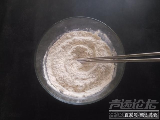 烙饼劲道里面加的什么 烙饼新方法，薄透如纸，柔软如泥，劲道耐嚼，卷着吃真香！零...-2.jpg