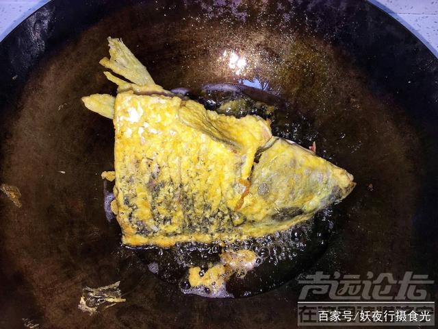 鲤鱼怎么去腥线 鲤鱼怎么做才不会腥？试试鲤鱼这种做法，鲜美入味，好吃又下饭-10.jpg