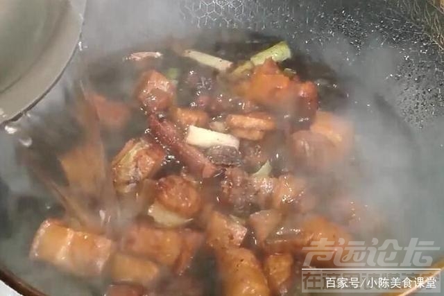 红烧肉直接炒怎么做 做红烧肉的时候不要再直接炒了，要先做一步，才能不油腻-6.jpg