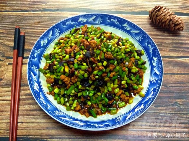 宫保鸡丁这道菜怎么做 孩子总要吃这道菜，说是比宫保鸡丁还好吃，隔三差五就要做一...-3.jpg