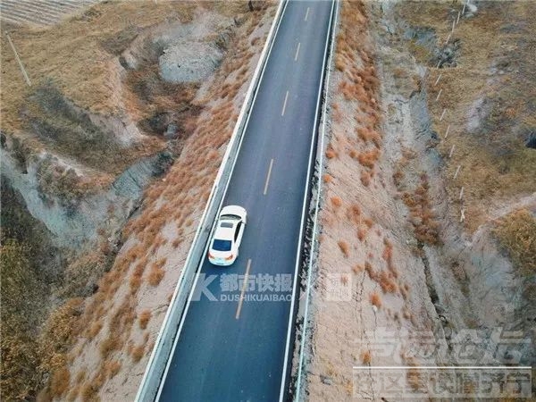 情侣3年2次裸辞旅游 爸妈气坏：看中的婚房涨150万-5.jpg