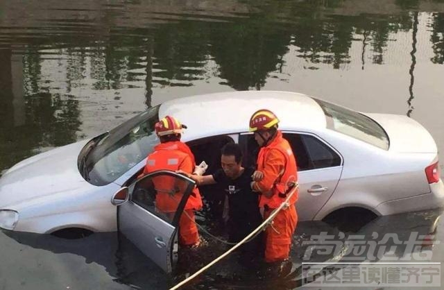 车子掉入河中自救方法 汽车掉入河中，该如何自救？这2个预防知识必须知道！-4.jpg