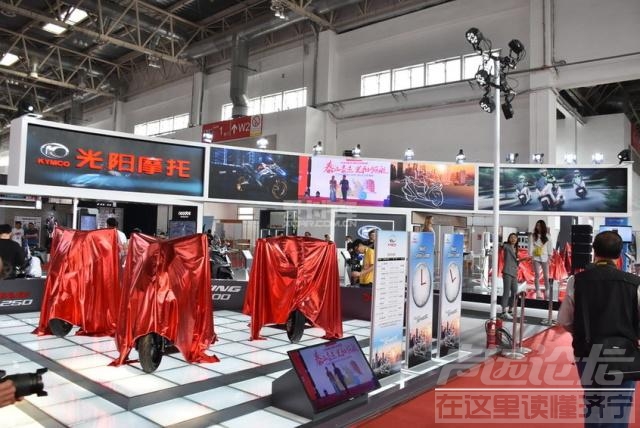 2019光阳新款摩托车 2019北京摩展 光阳展台多款新车齐亮相-14.jpg