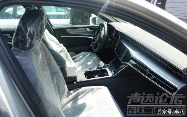 奥迪A6L提车 19款奥迪A6L提车作业：小插曲开错票了，30多万的车，开成300多万-11.jpg