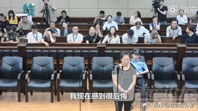 司机两次开门 女子偏不下车 站门口撒泼还抢方向盘当庭被判3年半-3.jpg