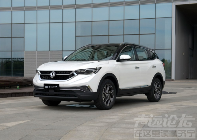 无天窗SUV 很不错的一款国产SUV，不足12万标配全景天窗，比瑞虎8大气-2.jpg