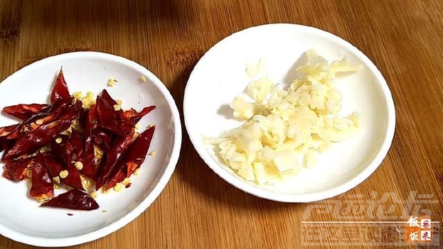 饭店干煸豆角的做法 饭店里做的干煸豆角为什么那么好吃？记住这一点，你也可以！-5.jpg