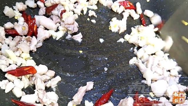 饭店干煸豆角的做法 饭店里做的干煸豆角为什么那么好吃？记住这一点，你也可以！-8.jpg