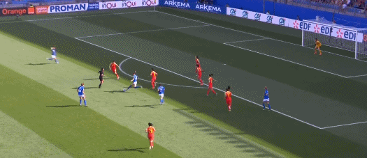 中国女足0-2意大利无缘八强 李影头球中柱王焱失良机-3.jpg