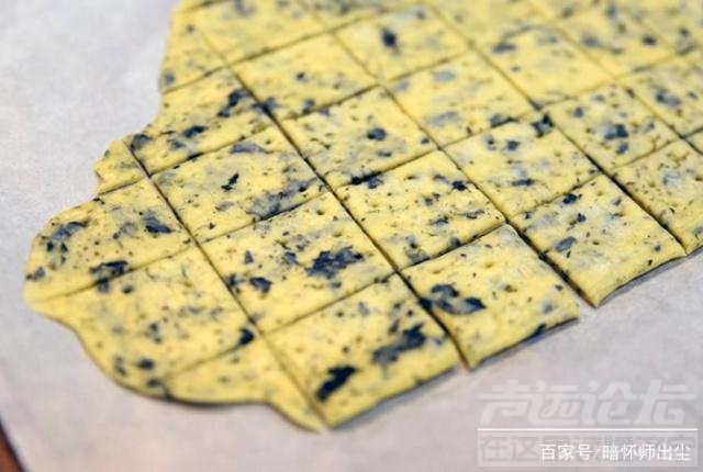 苏打饼干怎样做才酥脆 苏打饼干好吃不会做，其实做法原料很简单，酥脆可口马上吃到-2.jpg