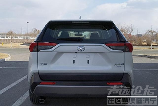 一汽丰田混动 2.0L和2.5L混动 一汽丰田全新RAV4实车曝光-7.jpg