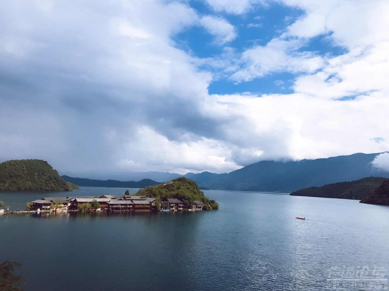 泸沽湖之行：落日里缱绻的云朵啊，请留住我的思念。-3.jpg