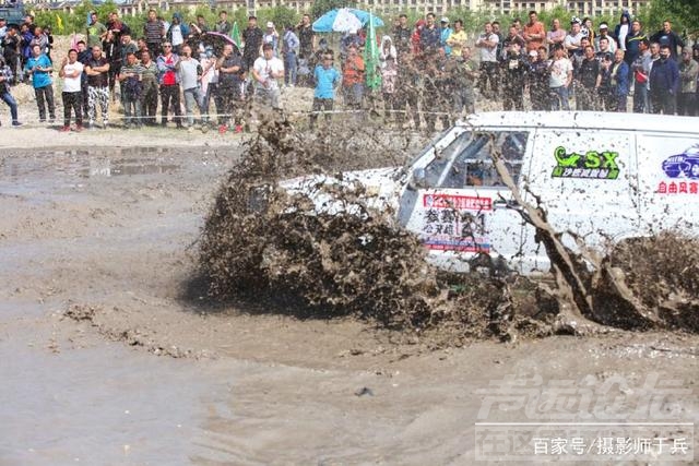 2018石墨烯 2018大庆“中企云 朗丰石墨烯”杯越野汽车场地公开赛激情开赛-17.jpg