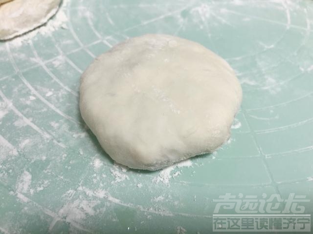 梅菜肉饼怎么做好吃 梅菜肉饼好吃不会做？正确方法教给你，香浓美味，咋吃都不腻-7.jpg