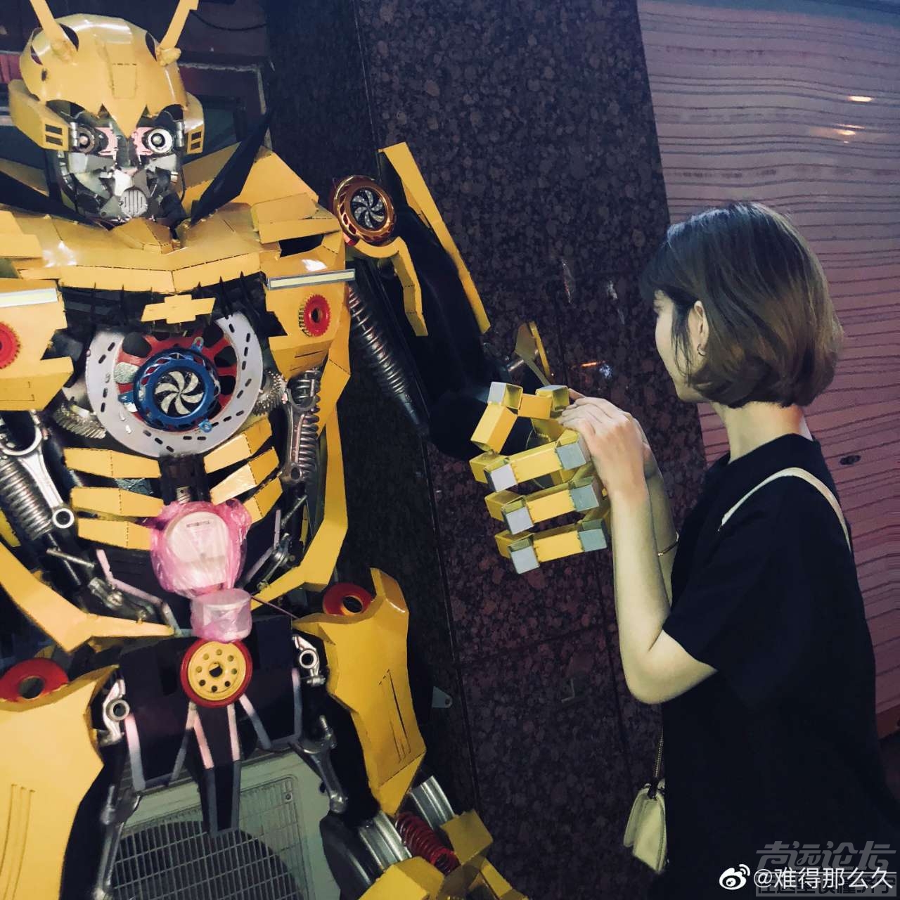 #济宁妹子真好看# 短发可爱萌妹/笑起来很甜#大济宁# 图源来自微博-1.jpg