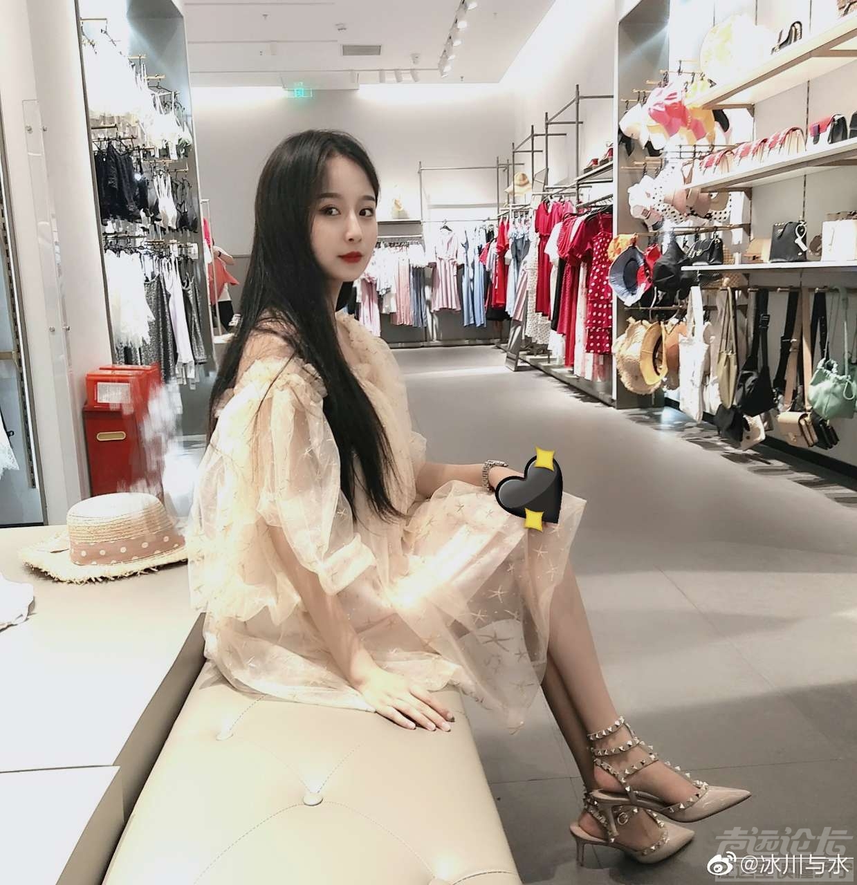 #济宁妹子真好看# 出尘脱俗的妹子/ 图源来自微博@冰川与冰-7.jpg