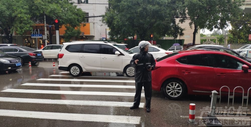 济宁城区多条道路积水 请减速慢行，谨慎驾驶！-3.jpeg