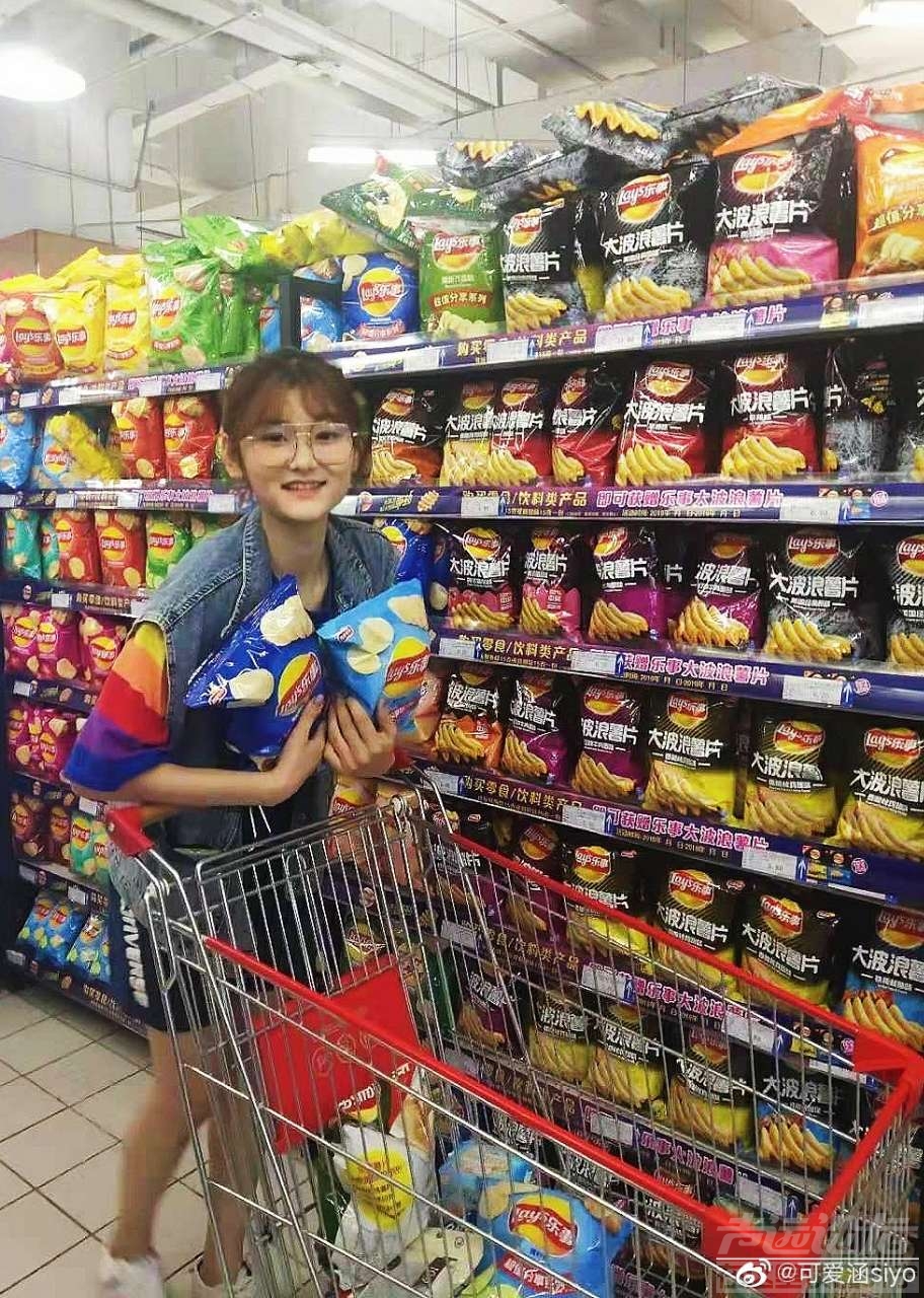 #济宁妹子真好看# 像阿拉蕾般可爱的卡通女孩/图源来自微博 @可爱涵-2.jpg