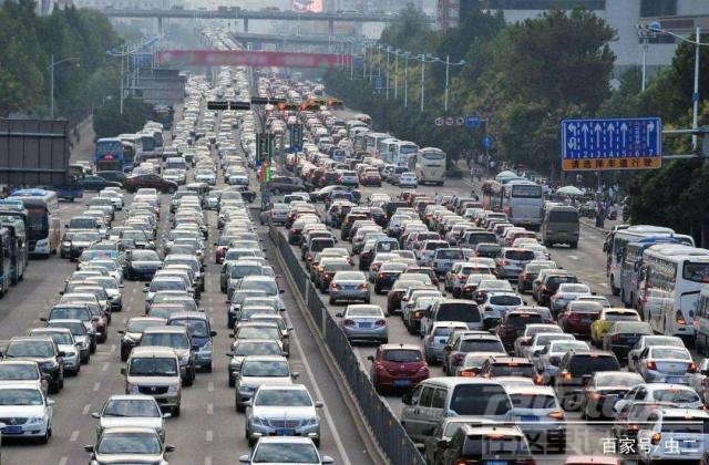 交通产业集团 我们的城市交通和汽车产业，谁更值得拯救？-1.jpg