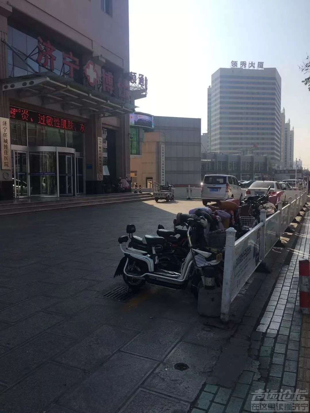 不看病，不让停车？济宁博士医院真霸道！农行更牛X！-3.jpg