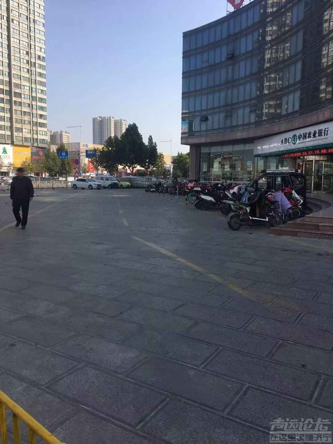 不看病，不让停车？济宁博士医院真霸道！农行更牛X！-8.jpg
