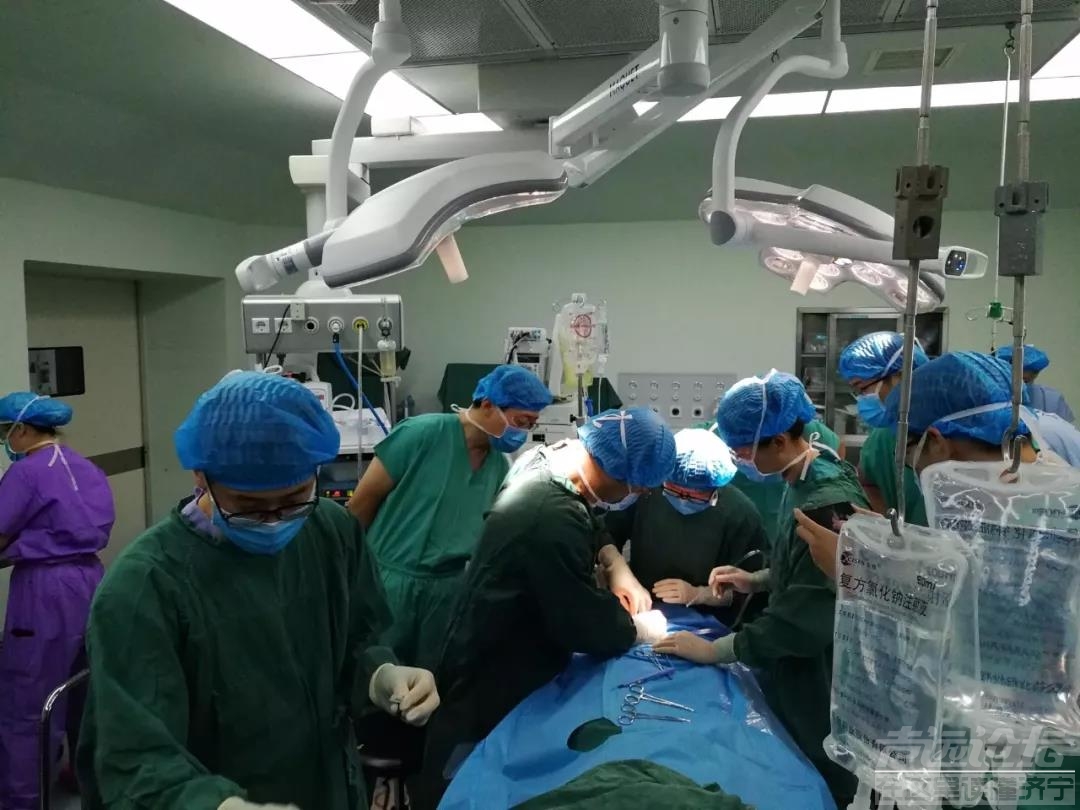 兖州一男子被20厘米长的树枝横穿颈部 经10小时手术成功脱险-2.jpg