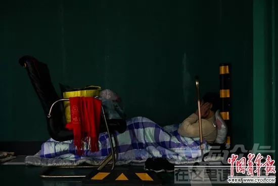 他们依然滞留在武汉-3.jpg