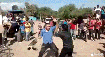 lnpFJe9zmUdxP1yz3O4sjFMP2UZv.gif
