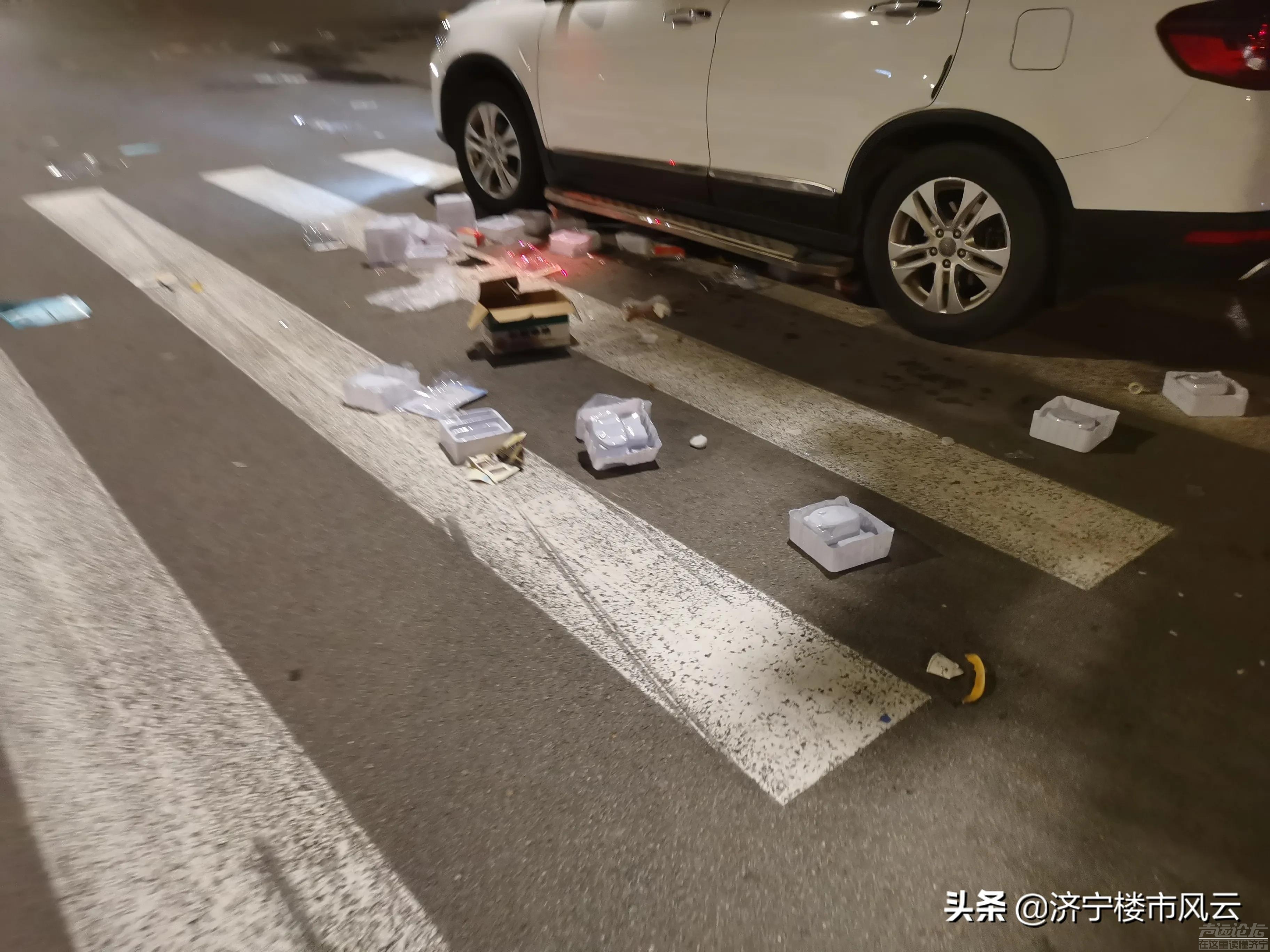 #济宁头条#济宁夜市生活后华城！一片狼藉，倡导地摊生活，但不倡导垃圾遍地-3.jpg