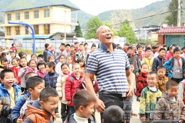 公益电影《金瓯》举行新闻发布会 缅怀主演计春华-2.png