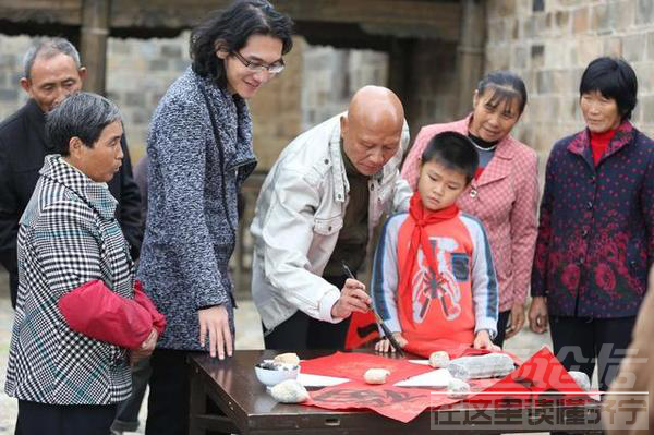 公益电影《金瓯》举行新闻发布会 缅怀主演计春华-3.png