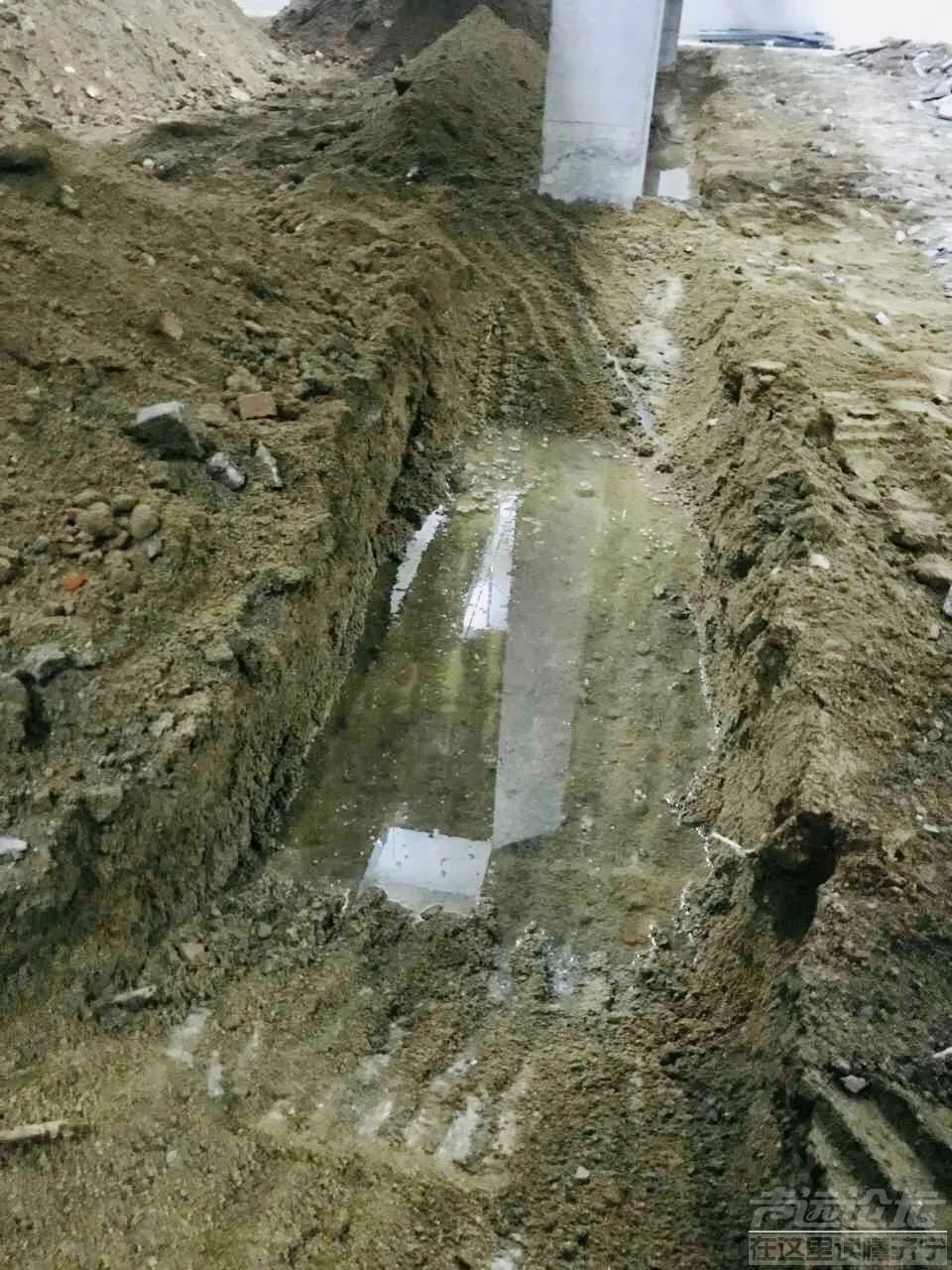 济宁某小区地下二层建游泳池，怕不怕？-2.jpg