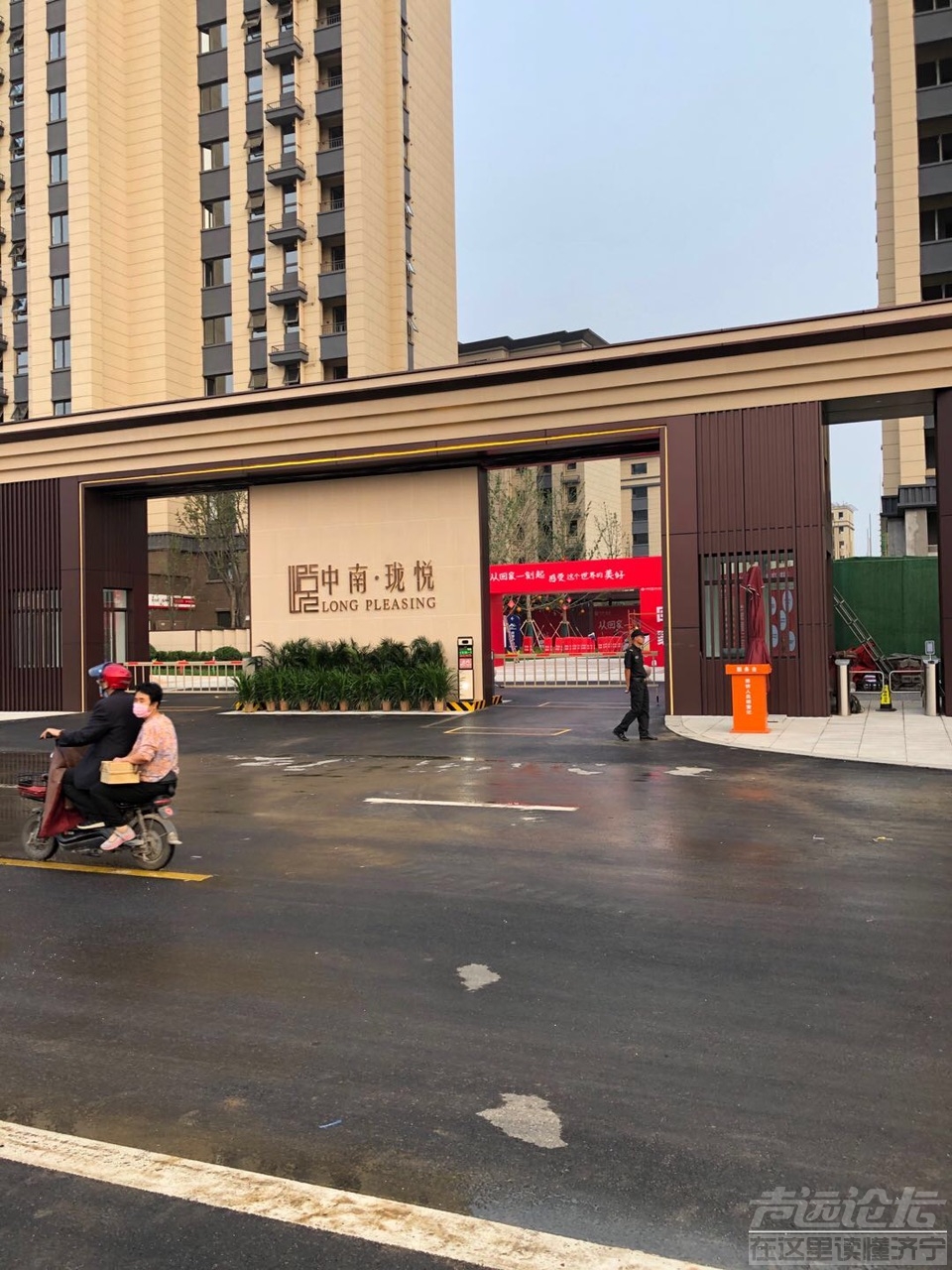 front1_FmYuCviSHWWLxzZrEaScBe8HKJ1v.jpg