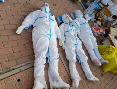 中国又一地区紧急封城！几百万人禁足在家，医务人员再次出征，画面让人泪目-41.jpg