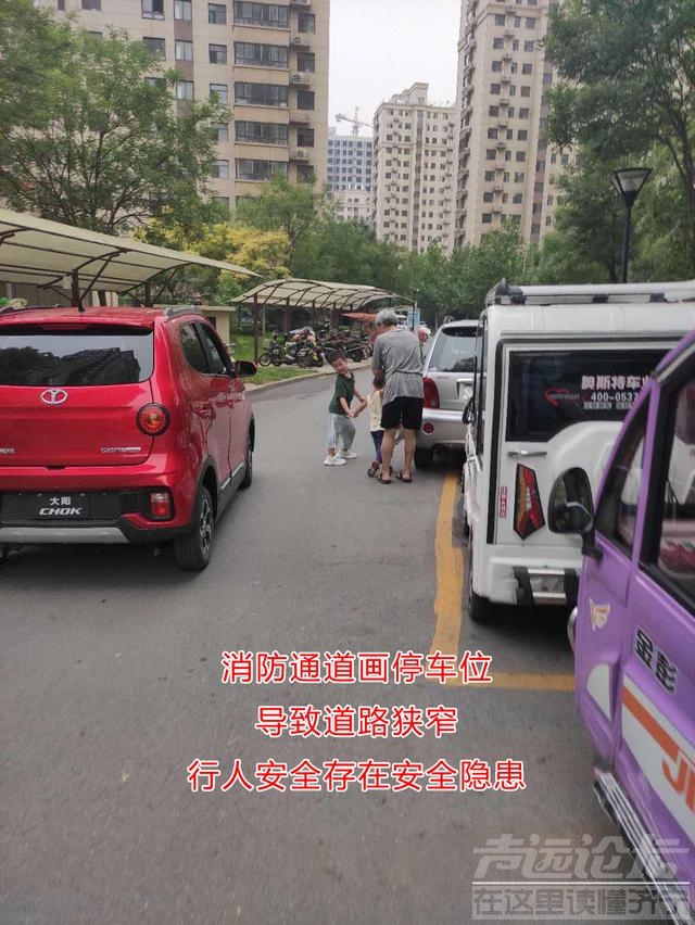 东南华城北区新能源车乱停车和飞线，有人管不？！-1.jpg