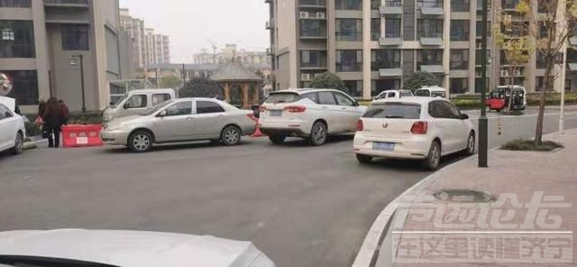 济宁文苑雅居乱停车，希望催促物业加强管理-2.jpg