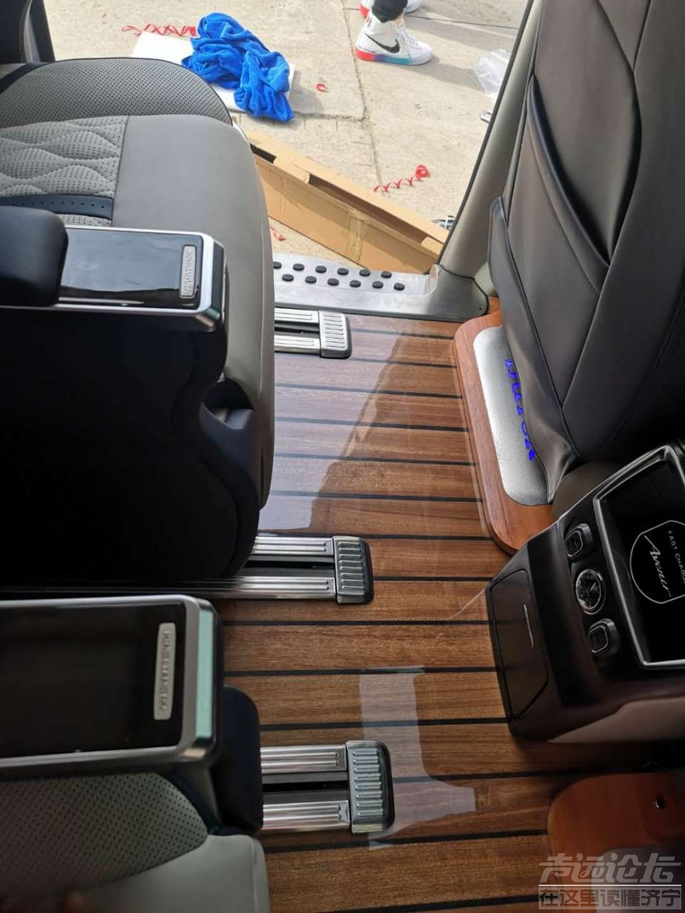 商务车改装-4.jpg