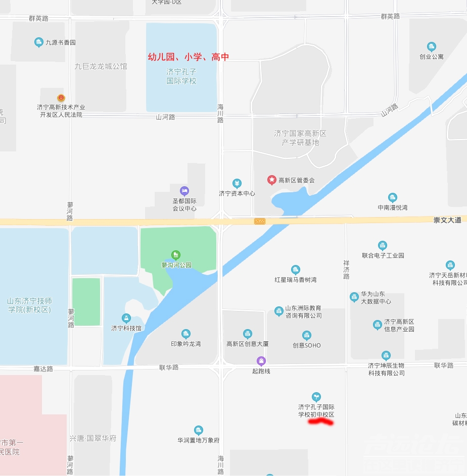 北边是总校，南边是初中校区