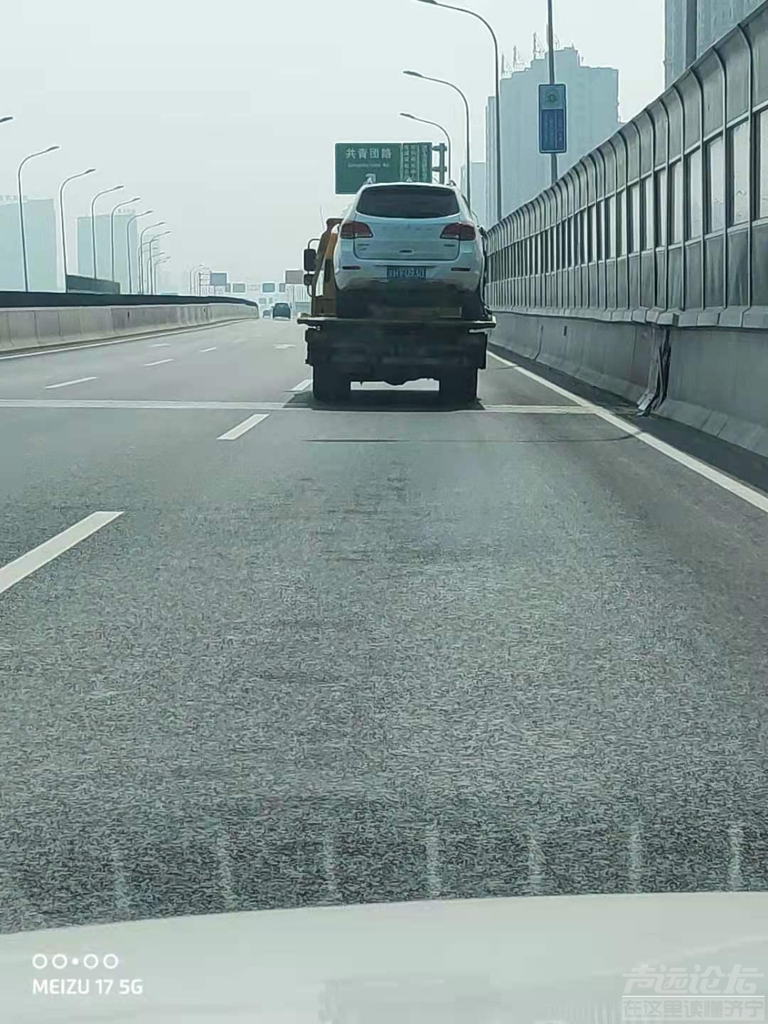 你说，这个车适合上高架不？皮卡箱货上高架重拳出击，拖车作业上高架没事吗？-2.jpg